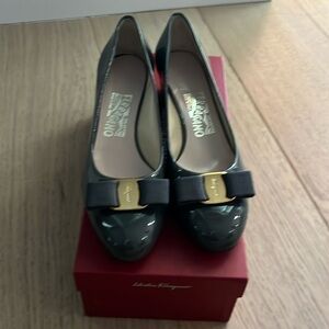 NIB Salvatore Ferragamo Vera low heels